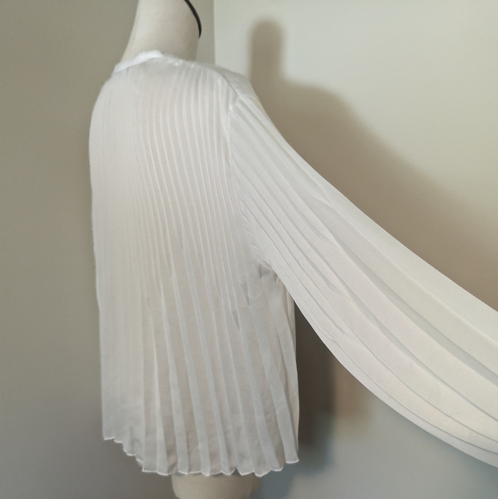 Vince Pleated Chevron Button Long Sleeve Flowy Blouse - Picture 5 of 12